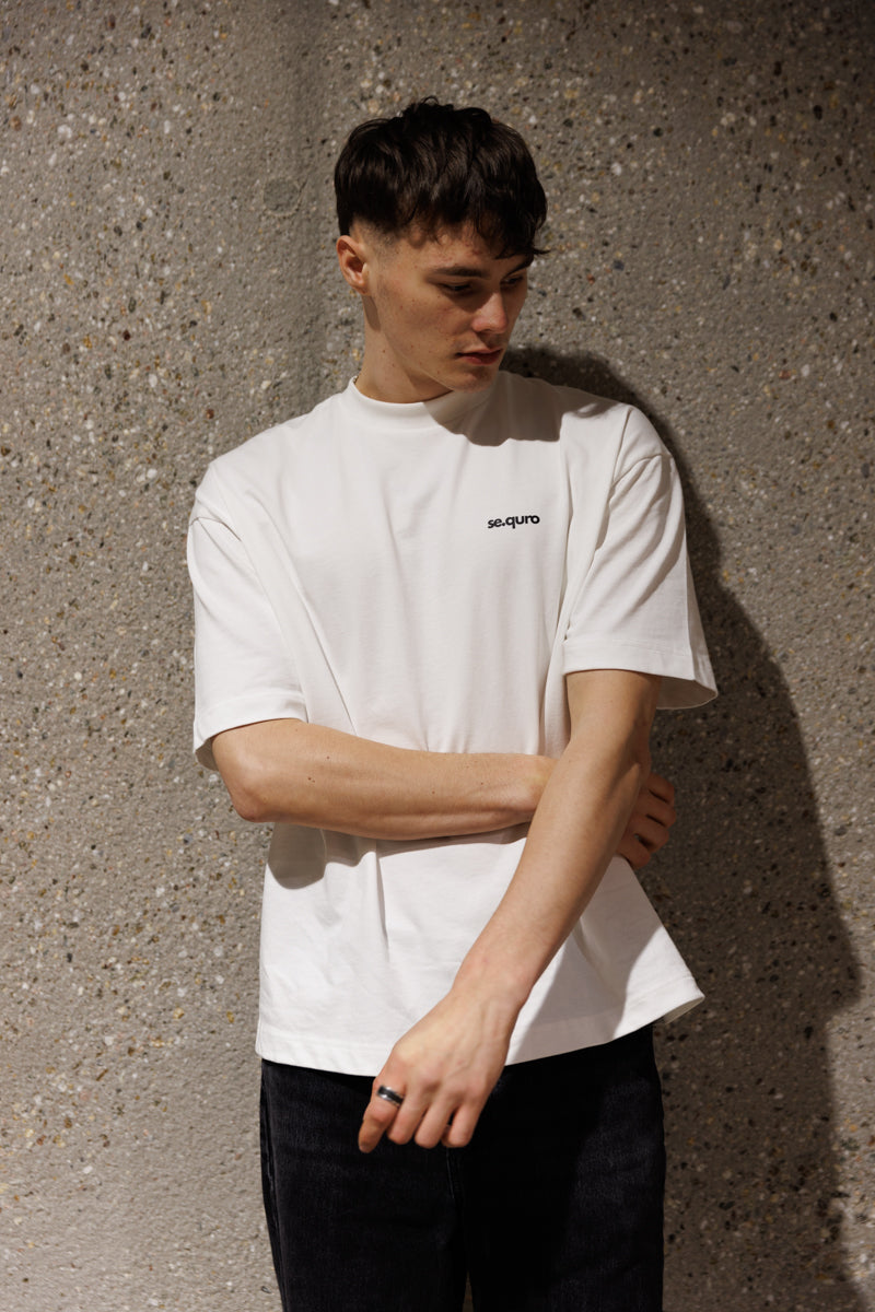 se.quro — Off-White Tee